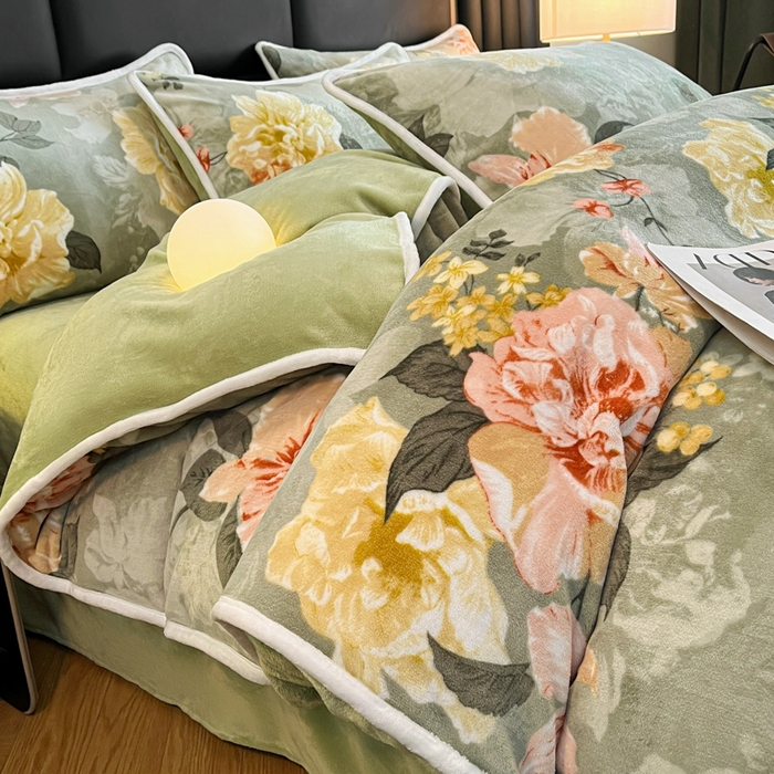 91家纺网 家纺一手货源 找家纺 诺梵家纺 2025新款牛奶绒印花包边四件套 赫莲娜-绿