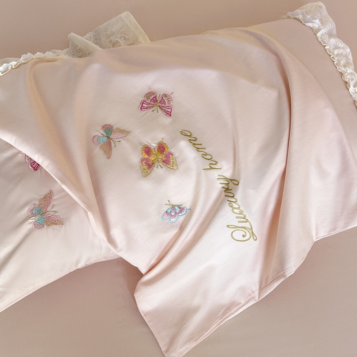 91家纺网 家纺一手货源 找家纺 索飞特家纺 2025新款全棉蕾丝双层边刺绣四件套（蝶雅） 蝶雅-粉