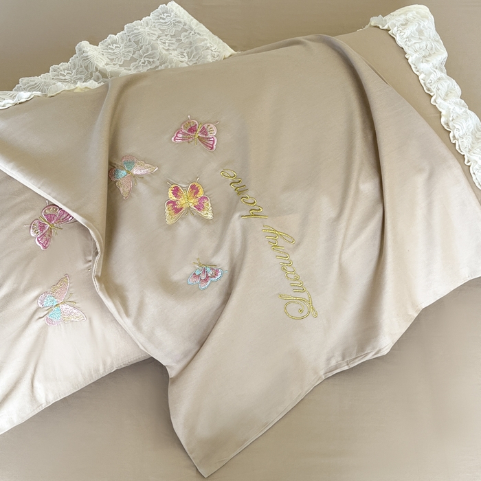91家纺网 家纺一手货源 找家纺 索飞特家纺 2025新款全棉蕾丝双层边刺绣四件套（蝶雅） 蝶雅-燕麦