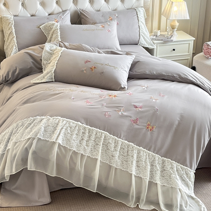 91家纺网 家纺一手货源 找家纺 索飞特家纺 2025新款全棉蕾丝双层边刺绣四件套（蝶雅） 蝶雅-紫灰