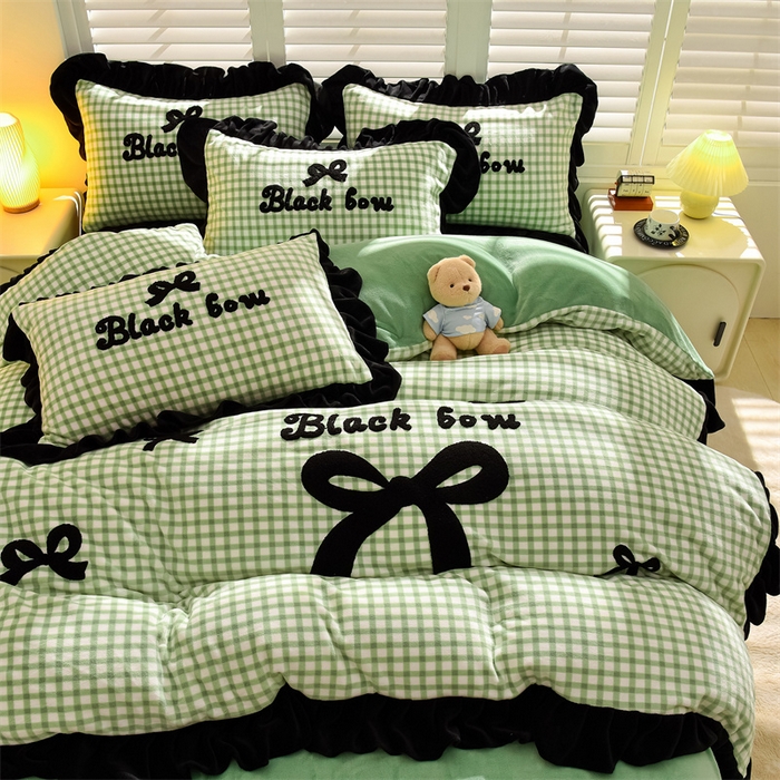 91家纺网 家纺一手货源 找家纺 （总）炫拼家纺 2025新款法式蝴蝶结毛巾绣韩版加厚小格子花边牛奶绒四件套