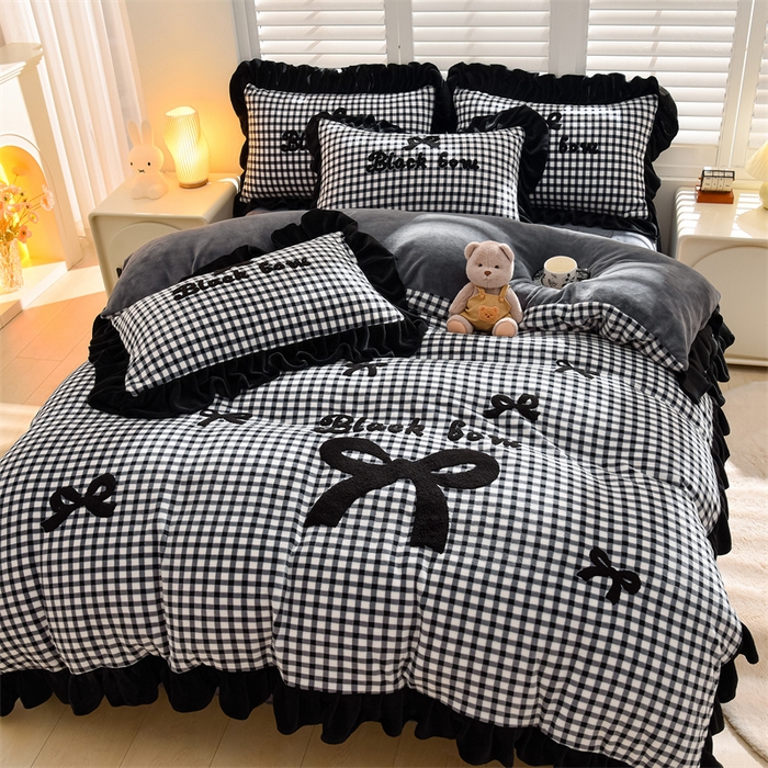 91家纺网 家纺一手货源 找家纺 （总）炫拼家纺 2025新款法式蝴蝶结毛巾绣韩版加厚小格子花边牛奶绒四件套