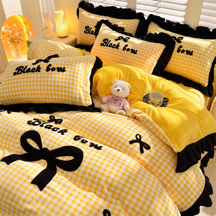 91家纺网 家纺一手货源 找家纺 炫拼家纺 2025新款法式蝴蝶结毛巾绣韩版加厚小格子花边牛奶绒四件套 法式蝴蝶结-黄