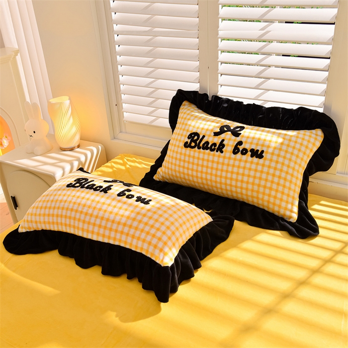 91家纺网 家纺一手货源 找家纺 炫拼家纺 2025新款法式蝴蝶结毛巾绣韩版加厚小格子花边牛奶绒四件套 法式蝴蝶结-黄