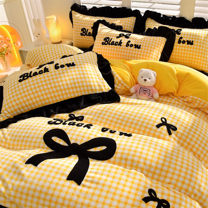 91家纺网 家纺一手货源 找家纺 炫拼家纺 2025新款法式蝴蝶结毛巾绣韩版加厚小格子花边牛奶绒四件套 法式蝴蝶结-黄