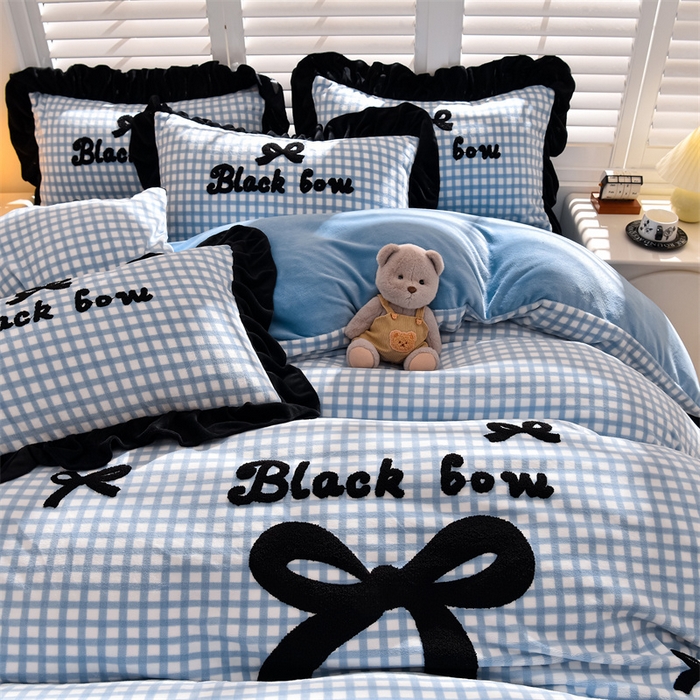 91家纺网 家纺一手货源 找家纺 炫拼家纺 2025新款法式蝴蝶结毛巾绣韩版加厚小格子花边牛奶绒四件套 法式蝴蝶结-蓝