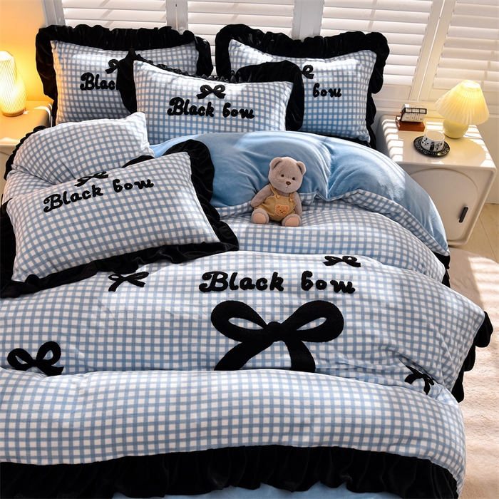 91家纺网 家纺一手货源 找家纺 炫拼家纺 2025新款法式蝴蝶结毛巾绣韩版加厚小格子花边牛奶绒四件套 法式蝴蝶结-蓝