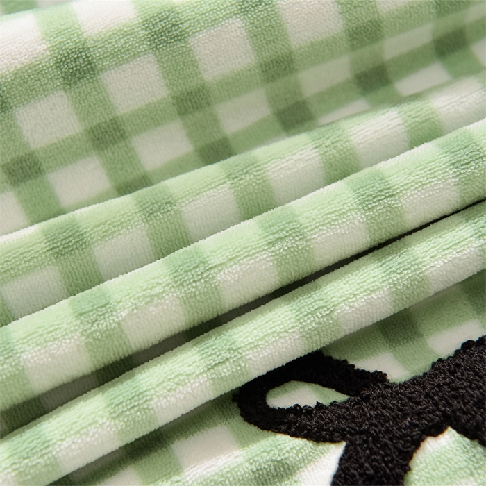 91家纺网 家纺一手货源 找家纺 炫拼家纺 2025新款法式蝴蝶结毛巾绣韩版加厚小格子花边牛奶绒四件套 法式蝴蝶结-绿