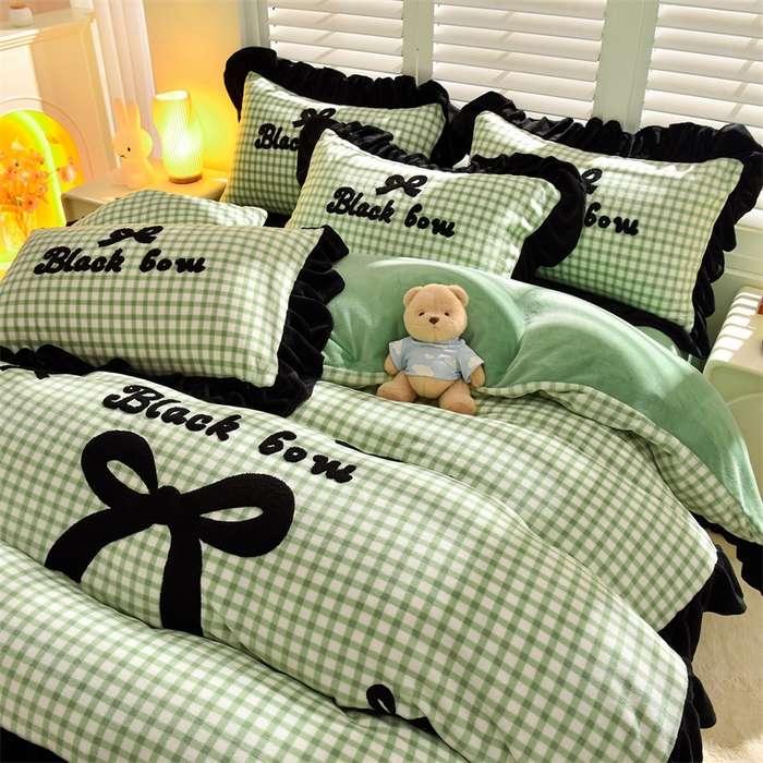 91家纺网 家纺一手货源 找家纺 炫拼家纺 2025新款法式蝴蝶结毛巾绣韩版加厚小格子花边牛奶绒四件套 法式蝴蝶结-绿