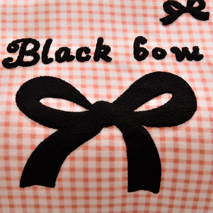 91家纺网 家纺一手货源 找家纺 炫拼家纺 2025新款法式蝴蝶结毛巾绣韩版加厚小格子花边牛奶绒四件套 法式蝴蝶结-粉