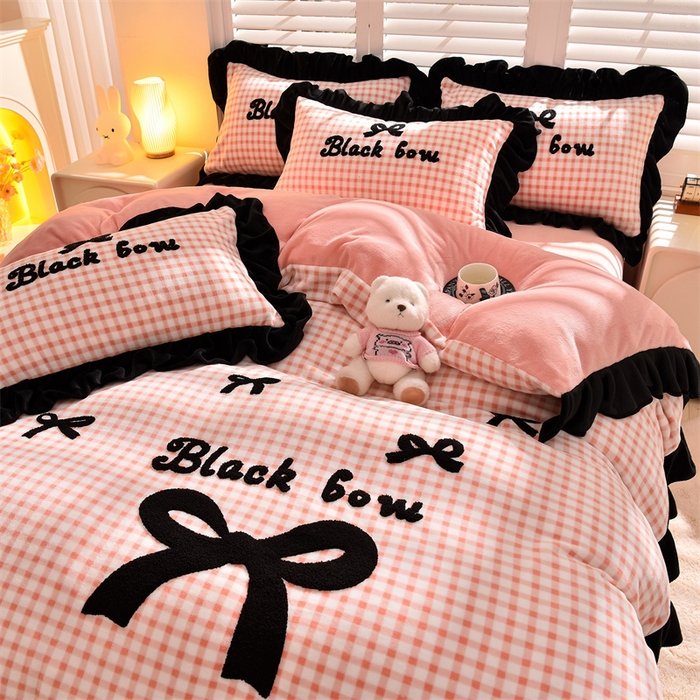 91家纺网 家纺一手货源 找家纺 炫拼家纺 2025新款法式蝴蝶结毛巾绣韩版加厚小格子花边牛奶绒四件套 法式蝴蝶结-粉