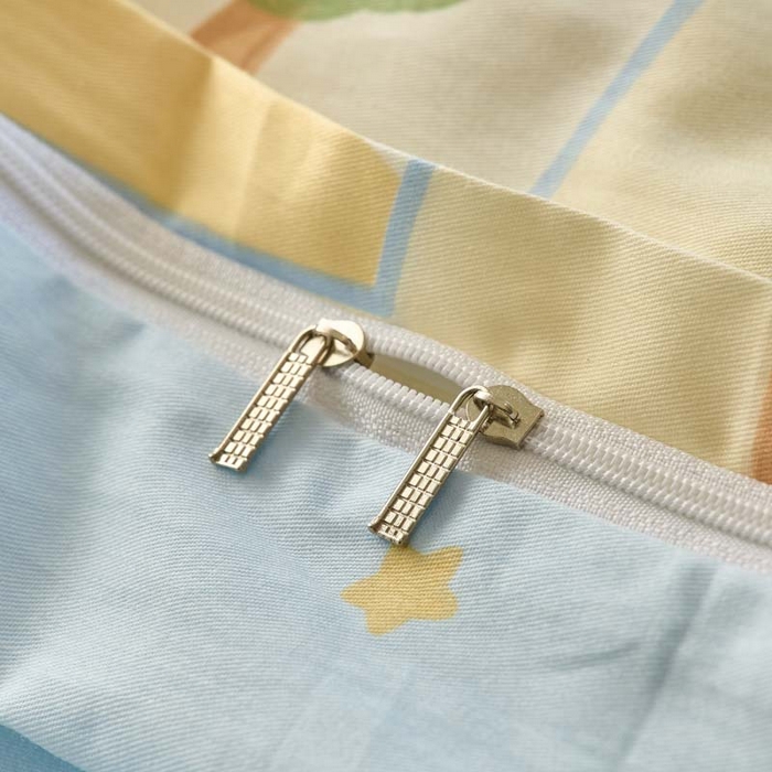 91家纺网 家纺一手货源 找家纺 铭博家纺 2025新款直播热款全棉吊边一字绣工艺款13070印花全棉单床单 童龙记