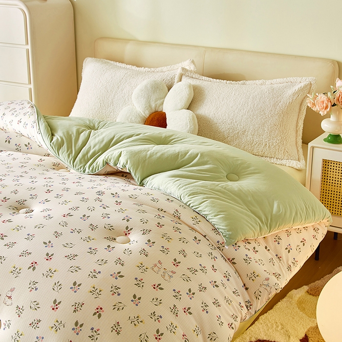 91家纺网 家纺一手货源 找家纺 （总）梦恬佳 2025新款软糯牛奶丝小提花针织棉冬被春秋被被子被芯