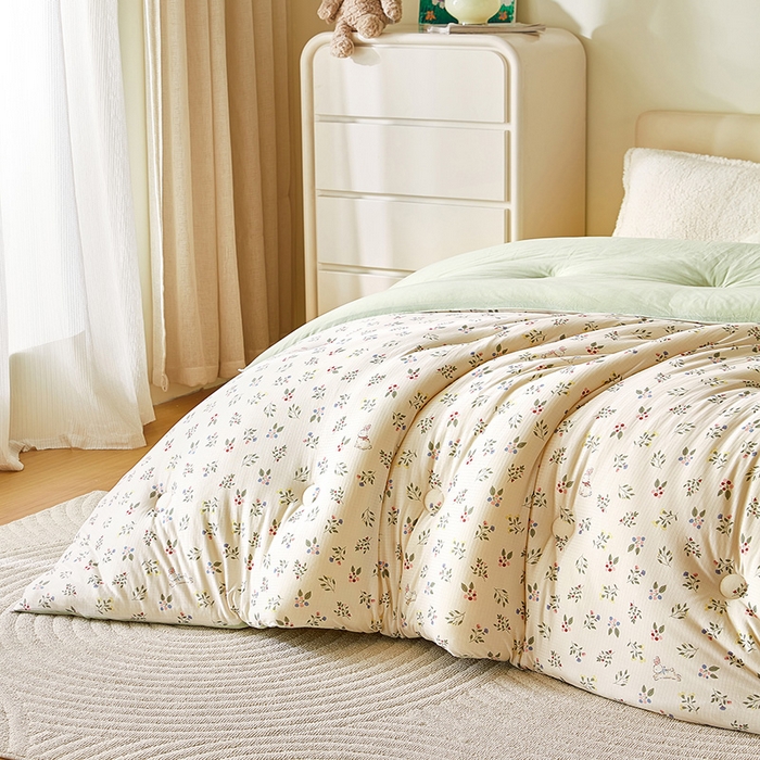 91家纺网 家纺一手货源 找家纺 梦恬佳 2025新款软糯牛奶丝小提花针织棉冬被春秋被被子被芯 春日小兔