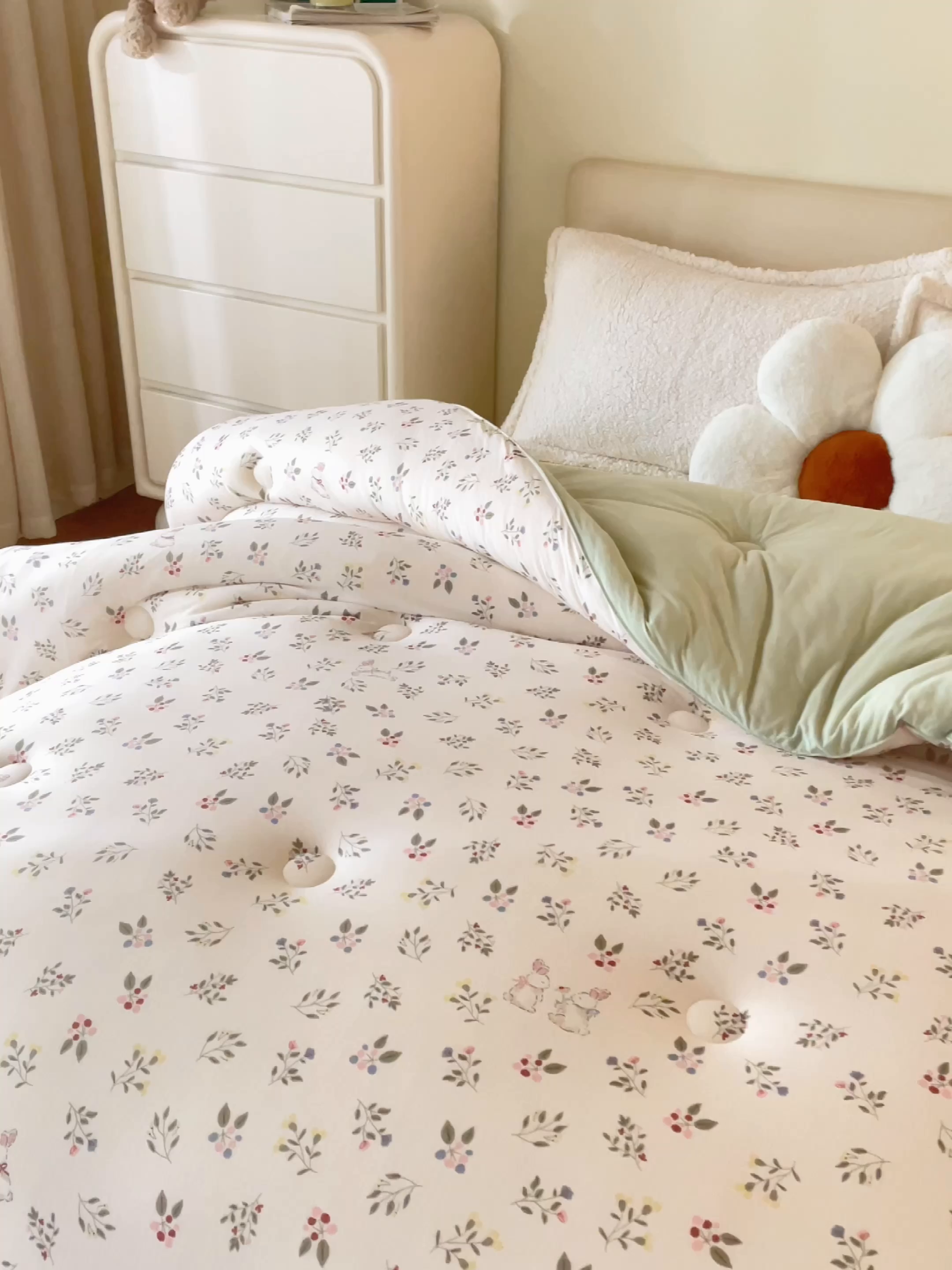 91家纺网 家纺一手货源 找家纺 梦恬佳 2025新款软糯牛奶丝小提花针织棉冬被春秋被被子被芯 春日小兔