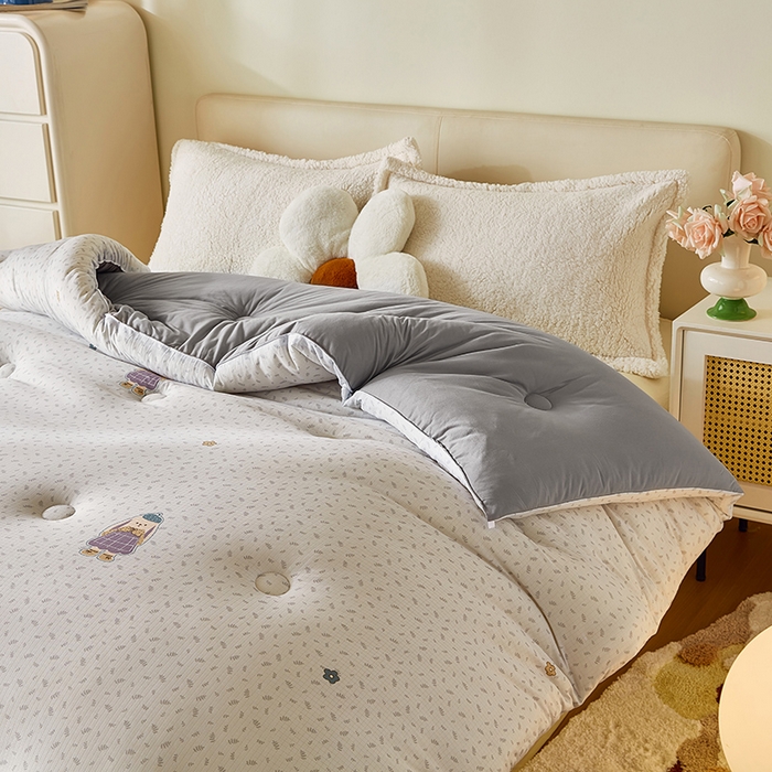 91家纺网 家纺一手货源 找家纺 梦恬佳 2025新款软糯牛奶丝小提花针织棉冬被春秋被被子被芯 大耳朵兔