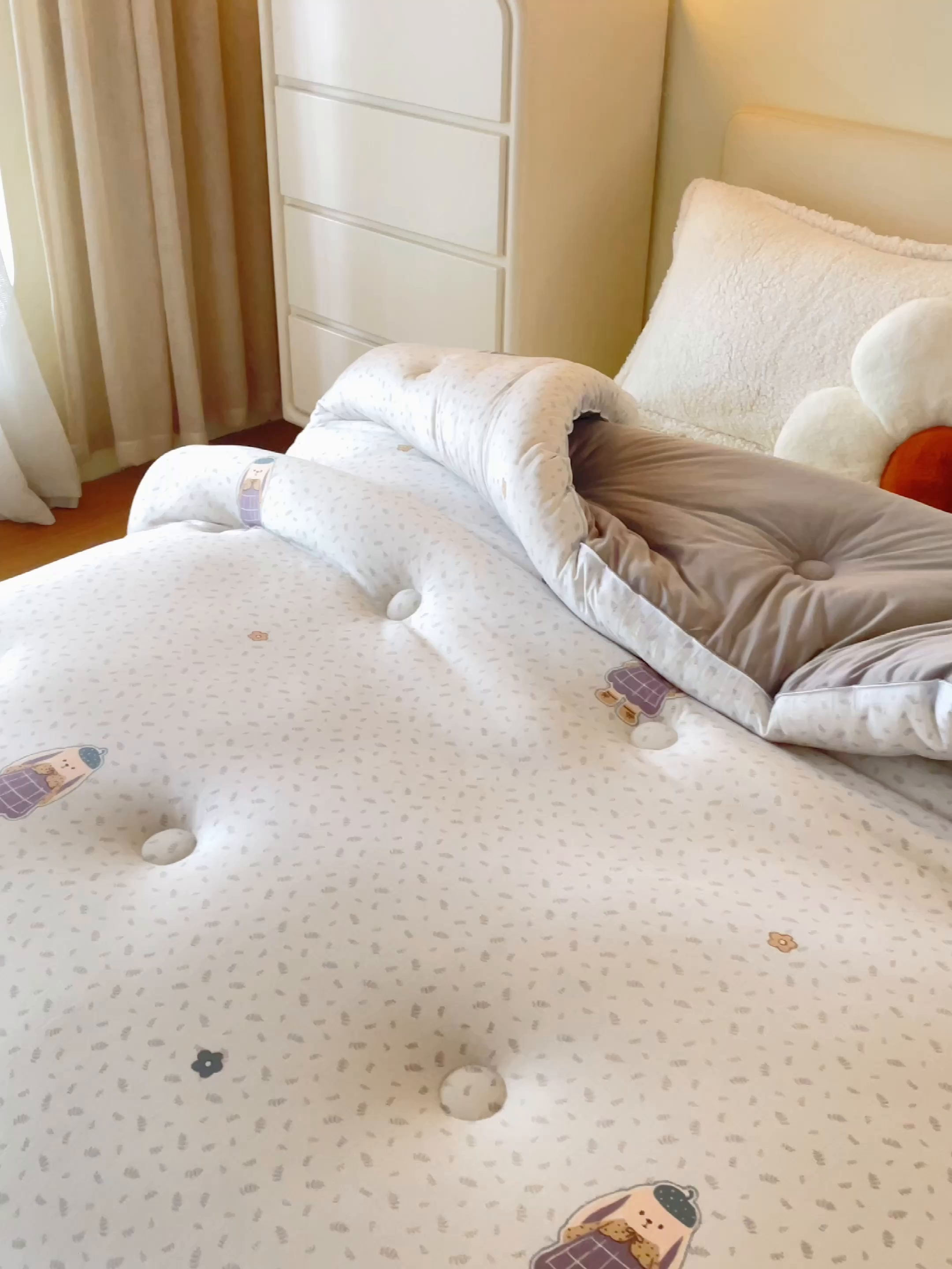 91家纺网 家纺一手货源 找家纺 梦恬佳 2025新款软糯牛奶丝小提花针织棉冬被春秋被被子被芯 大耳朵兔