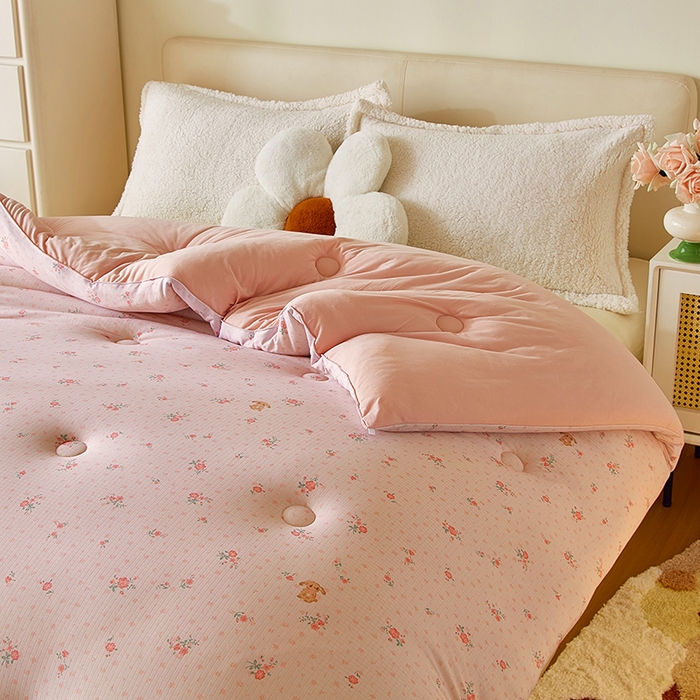 91家纺网 家纺一手货源 找家纺 梦恬佳 2025新款软糯牛奶丝小提花针织棉冬被春秋被被子被芯 呆萌兔