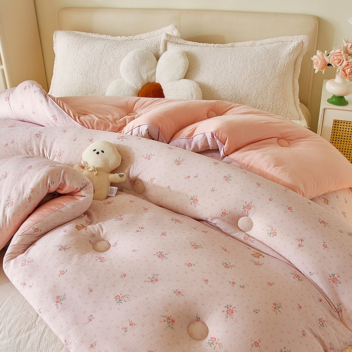 91家纺网 家纺一手货源 找家纺 梦恬佳 2025新款软糯牛奶丝小提花针织棉冬被春秋被被子被芯 呆萌兔