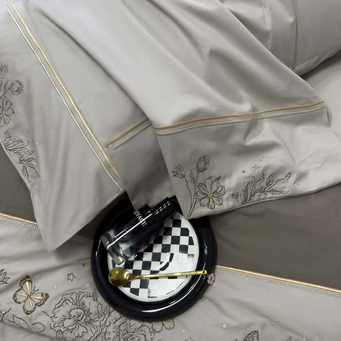 91家纺网 家纺一手货源 找家纺 苏美 2025新款加厚全棉绣花四件套-铃兰 铃兰-高级灰