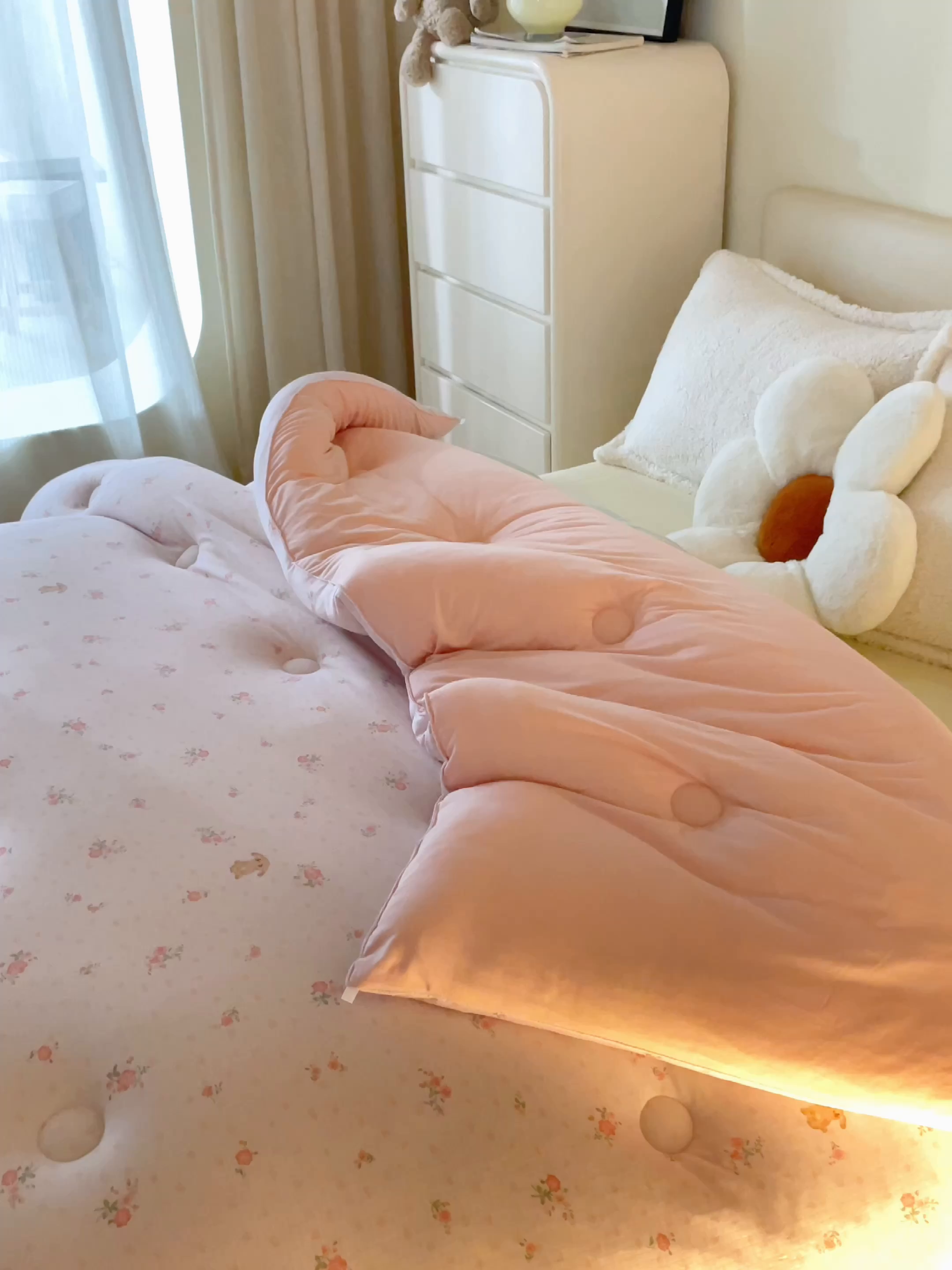 91家纺网 家纺一手货源 找家纺 梦恬佳 2025新款软糯牛奶丝小提花针织棉冬被春秋被被子被芯 呆萌兔