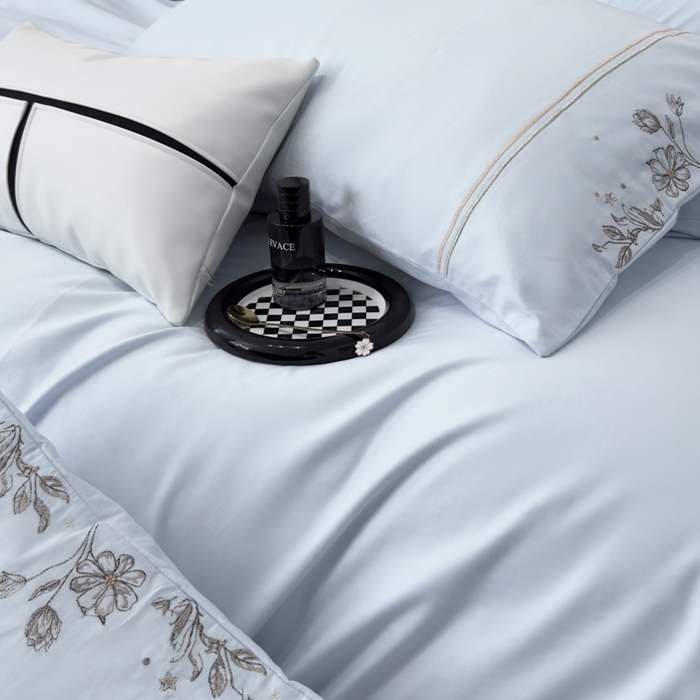 91家纺网 家纺一手货源 找家纺 苏美 2025新款加厚全棉绣花四件套-铃兰 铃兰-天空蓝