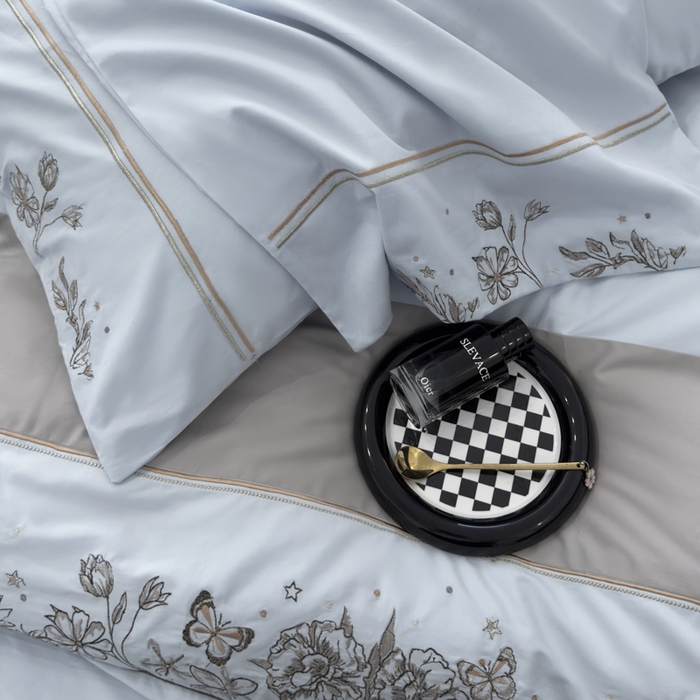 91家纺网 家纺一手货源 找家纺 苏美 2025新款加厚全棉绣花四件套-铃兰 铃兰-天空蓝