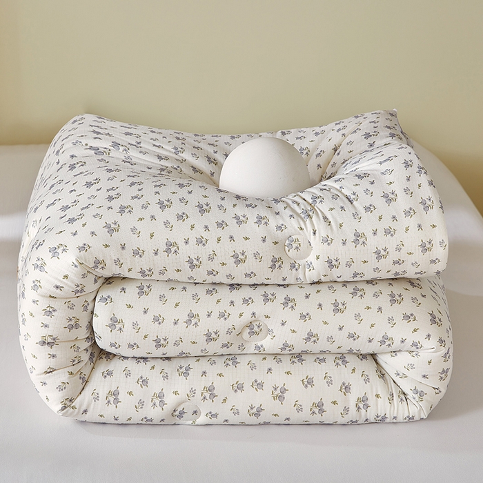 91家纺网 家纺一手货源 找家纺 梦恬佳 2025新款软糯牛奶丝小提花针织棉冬被春秋被被子被芯 诗野