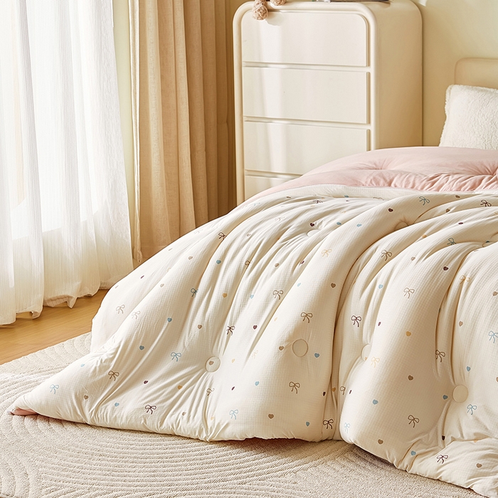 91家纺网 家纺一手货源 找家纺 梦恬佳 2025新款软糯牛奶丝小提花针织棉冬被春秋被被子被芯 小美满