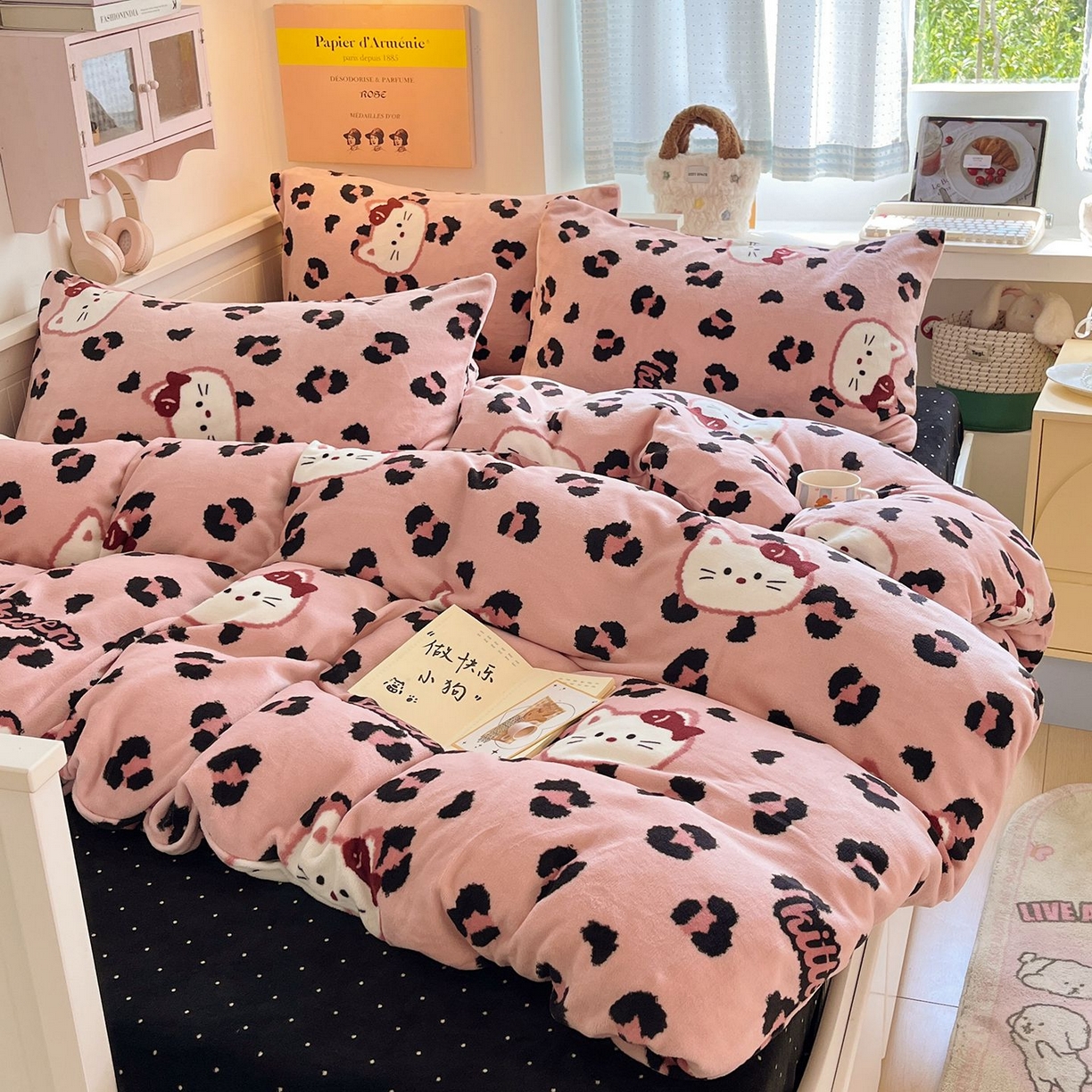 91家纺网 家纺一手货源 找家纺 金爱家 2025新款A类ins小清新少女奶油卡通可爱加厚牛奶绒四件套 绒-豹点点粉猫