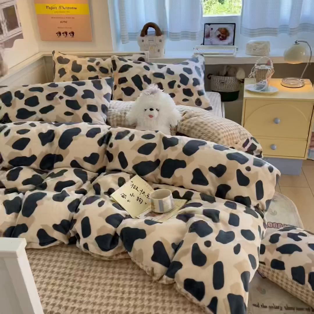 91家纺网 家纺一手货源 找家纺 金爱家 2025新款A类ins小清新少女奶油卡通可爱加厚牛奶绒四件套 绒-豹点点绿咖
