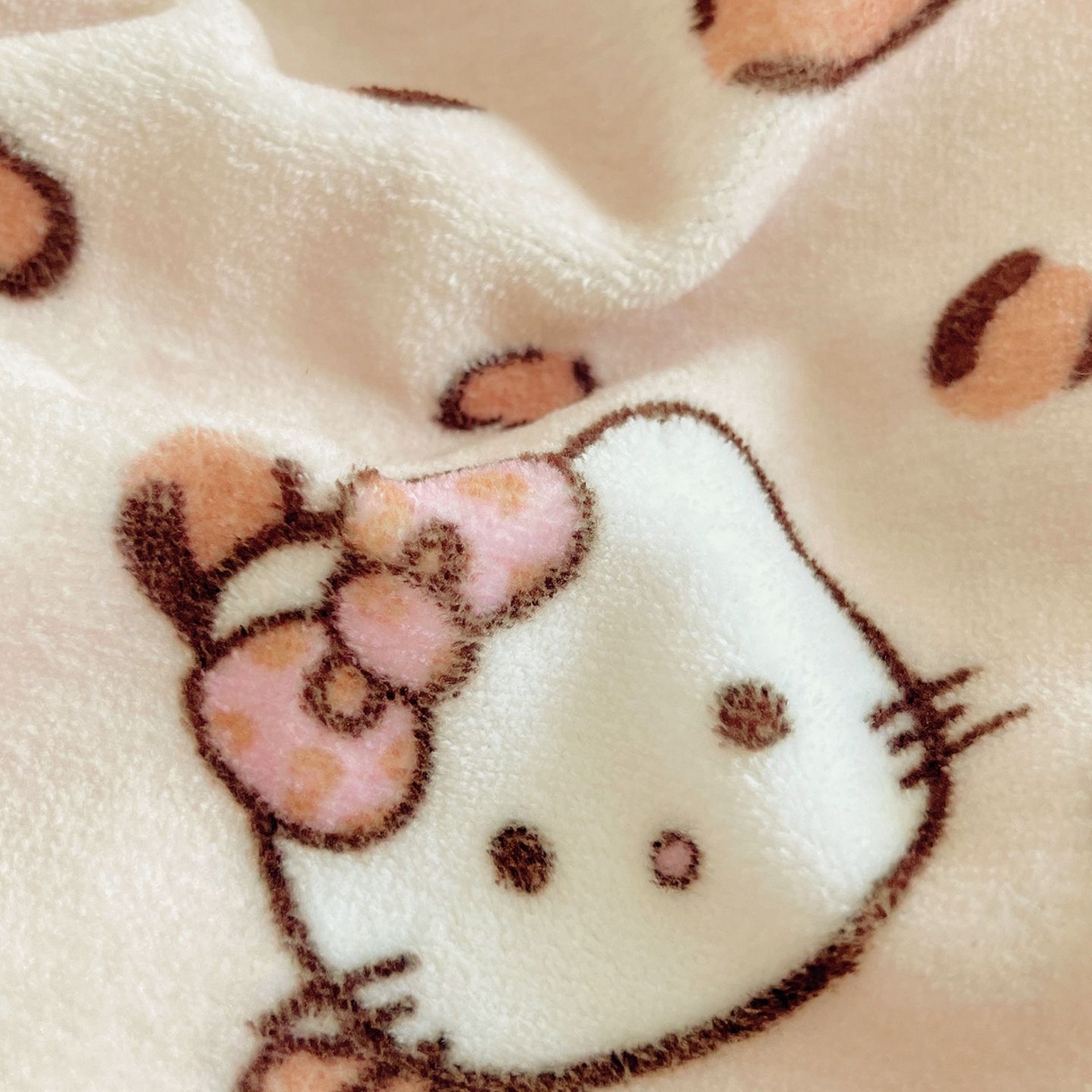 91家纺网 家纺一手货源 找家纺 金爱家 2025新款A类ins小清新少女奶油卡通可爱加厚牛奶绒四件套 绒-豹纹心心猫咖