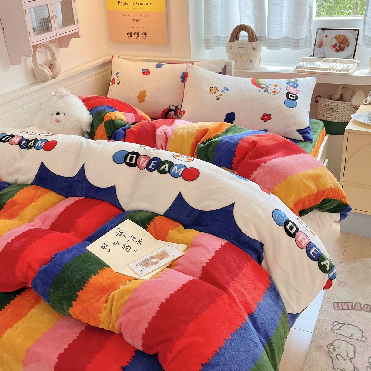 91家纺网 家纺一手货源 找家纺 金爱家 2025新款A类ins小清新少女奶油卡通可爱加厚牛奶绒四件套 绒-彩虹兔