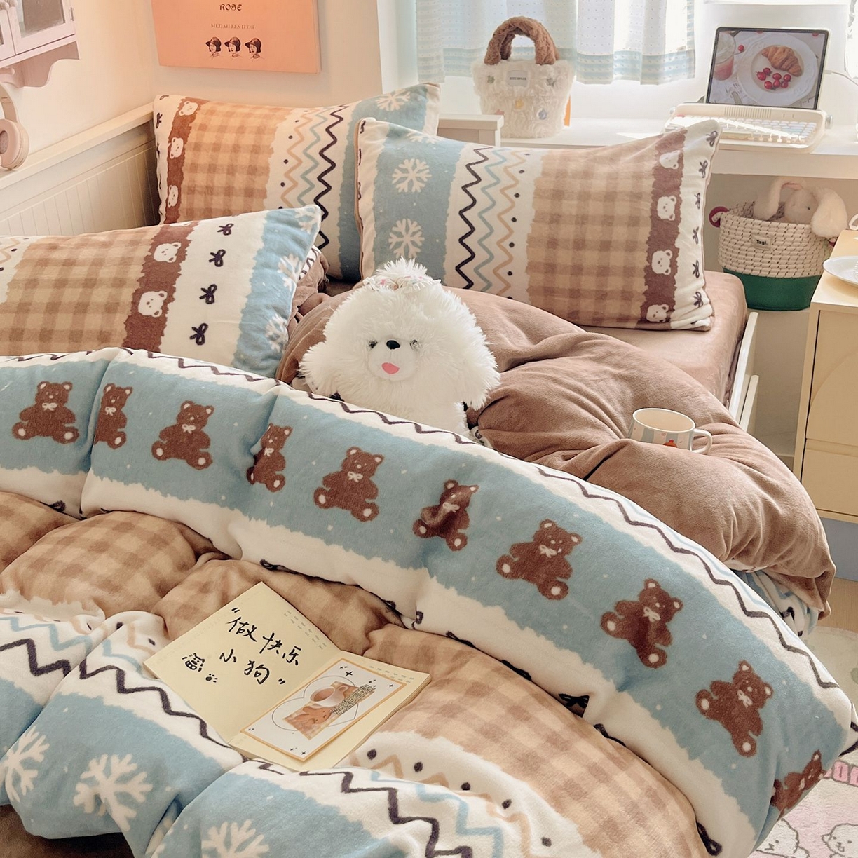 91家纺网 家纺一手货源 找家纺 金爱家 2025新款A类ins小清新少女奶油卡通可爱加厚牛奶绒四件套 绒-菲尔岛小熊