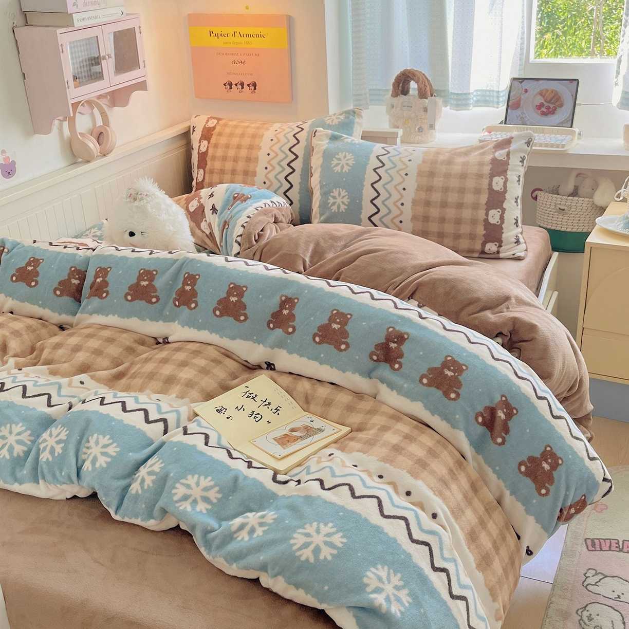 91家纺网 家纺一手货源 找家纺 金爱家 2025新款A类ins小清新少女奶油卡通可爱加厚牛奶绒四件套 绒-菲尔岛小熊