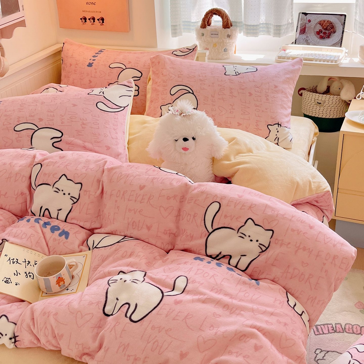 91家纺网 家纺一手货源 找家纺 金爱家 2025新款A类ins小清新少女奶油卡通可爱加厚牛奶绒四件套 绒-粉奶黄猫