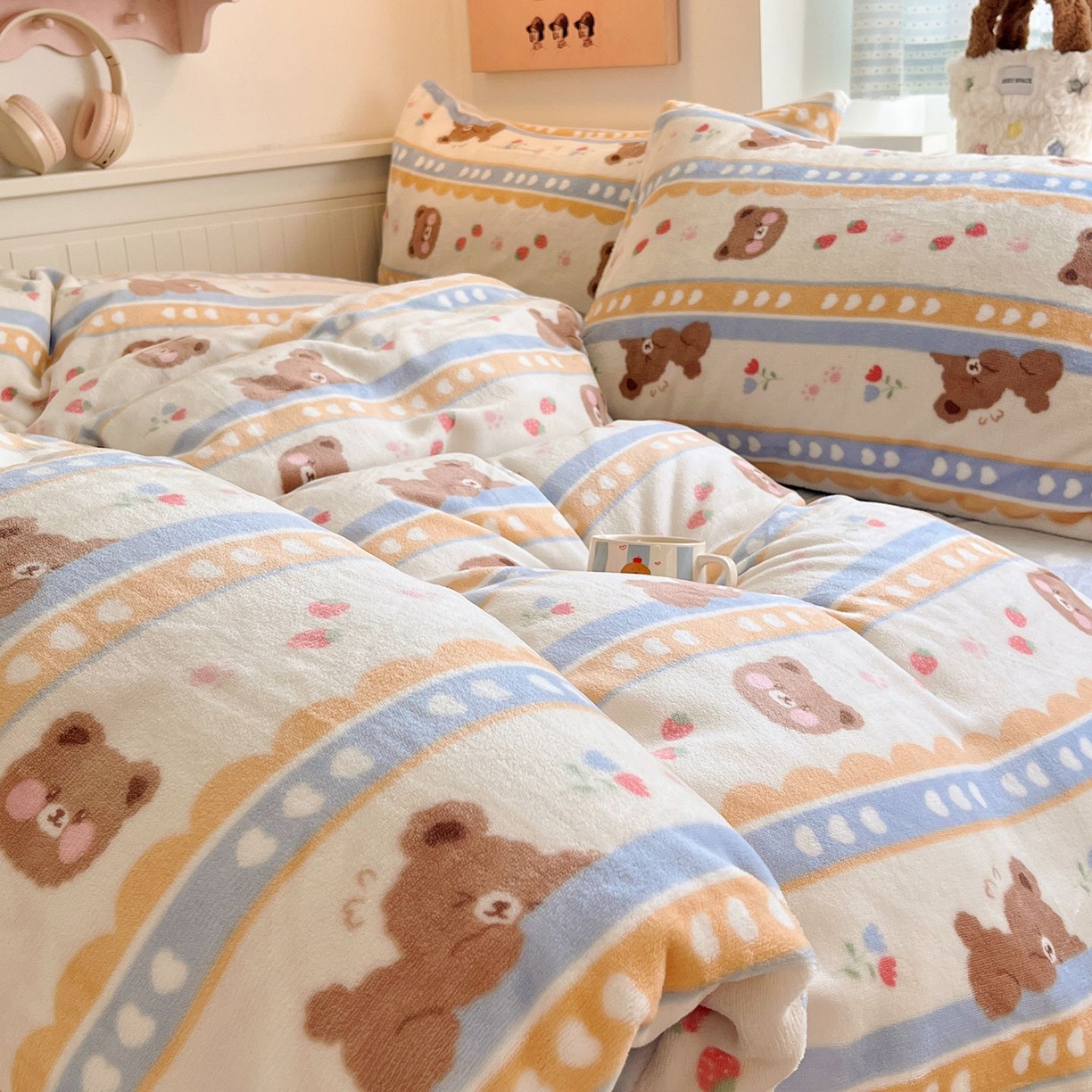 91家纺网 家纺一手货源 找家纺 金爱家 2025新款A类ins小清新少女奶油卡通可爱加厚牛奶绒四件套 绒-可爱熊