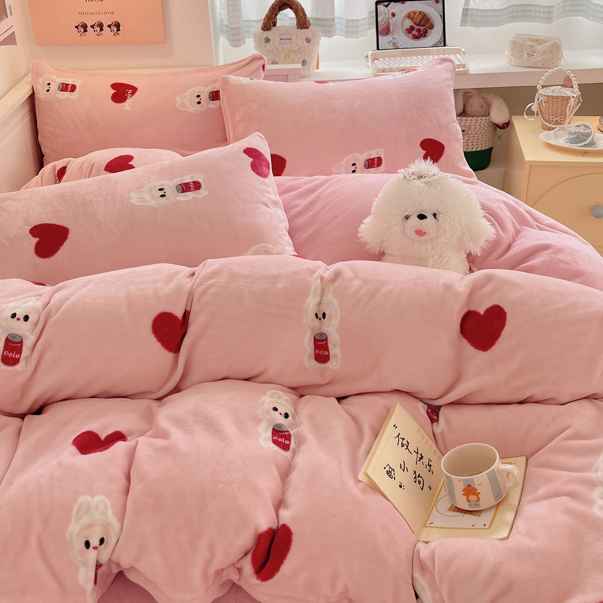 91家纺网 家纺一手货源 找家纺 金爱家 2025新款A类ins小清新少女奶油卡通可爱加厚牛奶绒四件套 绒-可乐甜甜