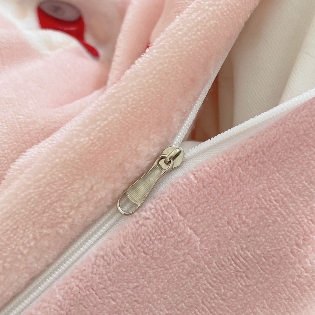 91家纺网 家纺一手货源 找家纺 金爱家 2025新款A类ins小清新少女奶油卡通可爱加厚牛奶绒四件套 绒-可乐甜甜