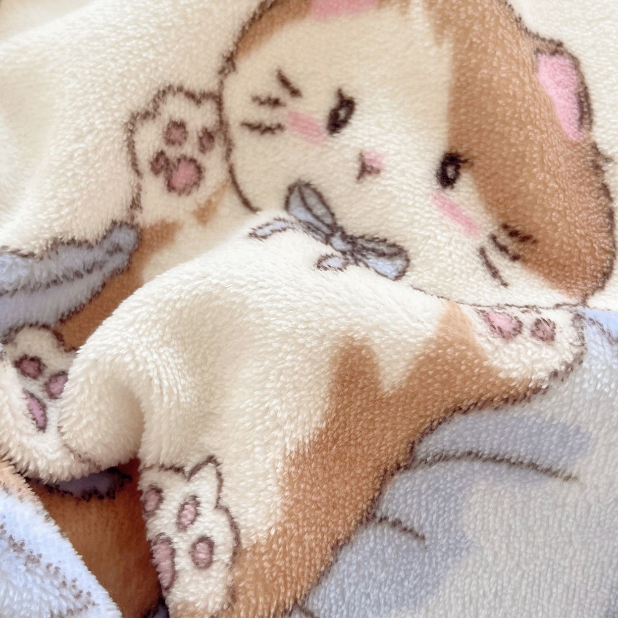 91家纺网 家纺一手货源 找家纺 金爱家 2025新款A类ins小清新少女奶油卡通可爱加厚牛奶绒四件套 绒-快乐喵