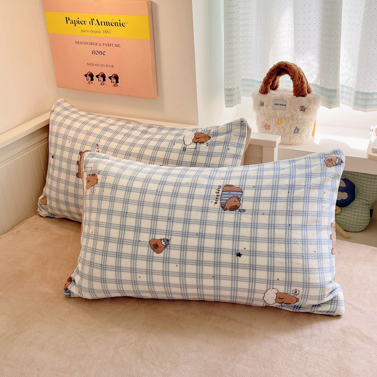 91家纺网 家纺一手货源 找家纺 金爱家 2025新款A类ins小清新少女奶油卡通可爱加厚牛奶绒四件套 绒-蓝格卡皮巴拉