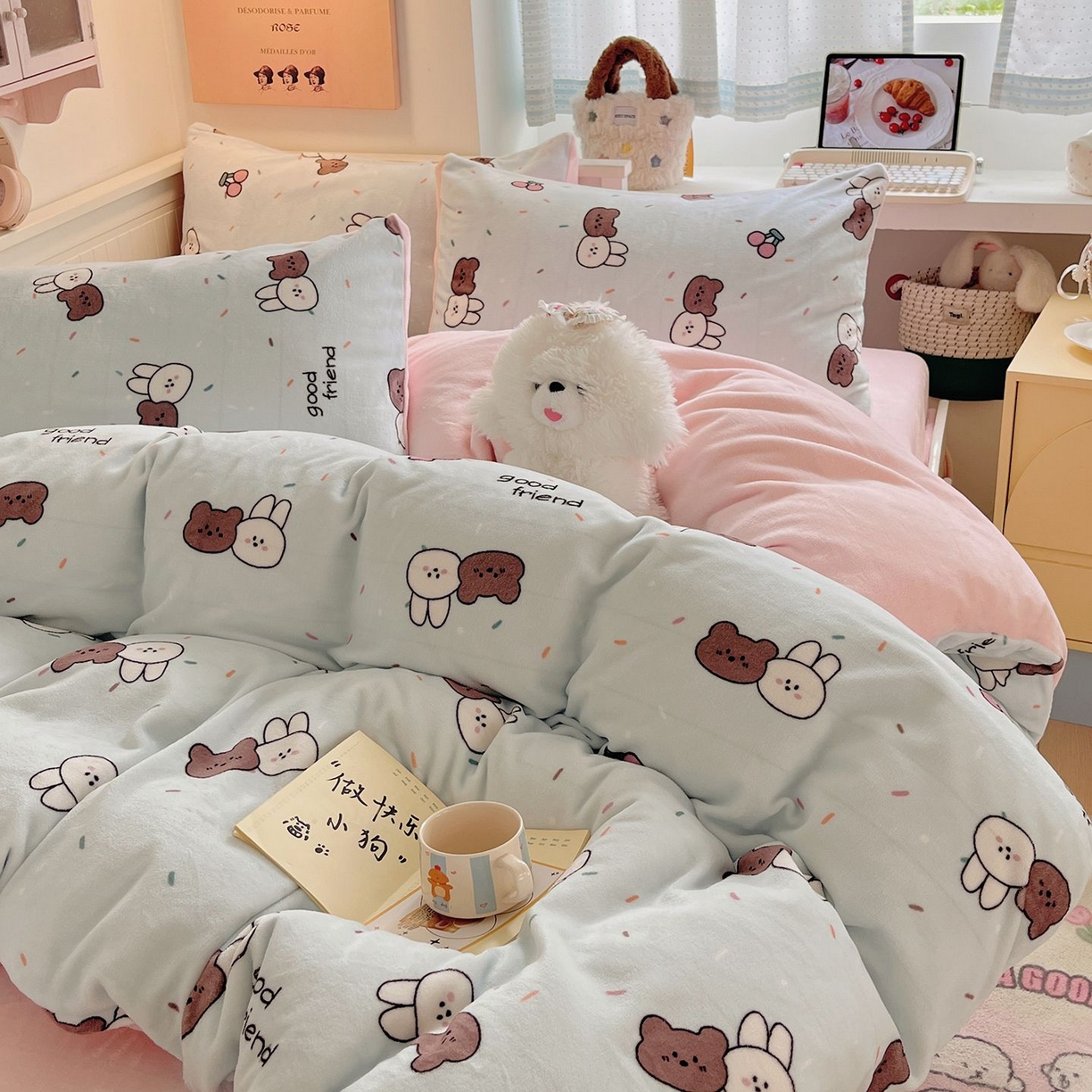 91家纺网 家纺一手货源 找家纺 金爱家 2025新款A类ins小清新少女奶油卡通可爱加厚牛奶绒四件套 绒-蓝色熊兔