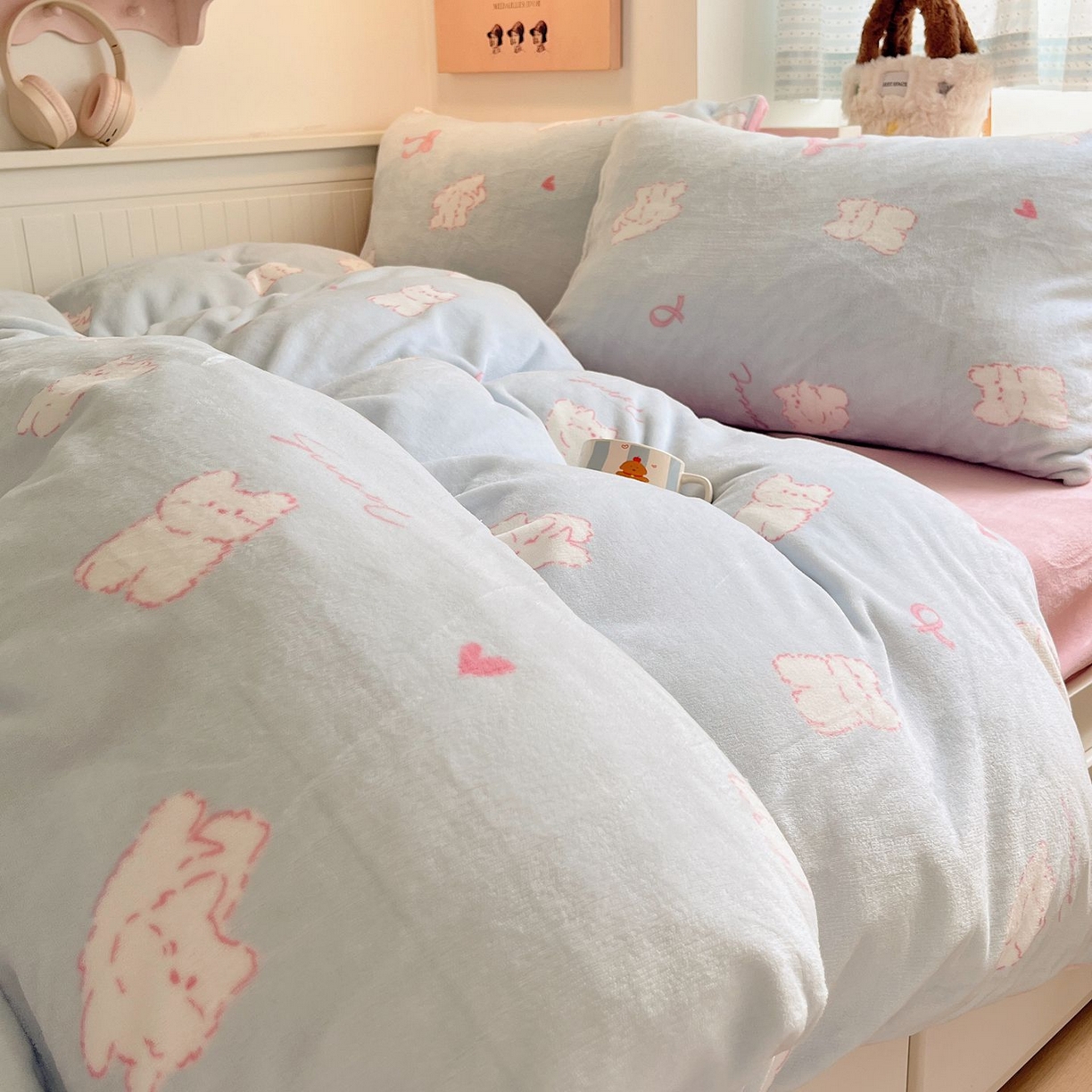 91家纺网 家纺一手货源 找家纺 金爱家 2025新款A类ins小清新少女奶油卡通可爱加厚牛奶绒四件套 绒-蓝甜心猫咪