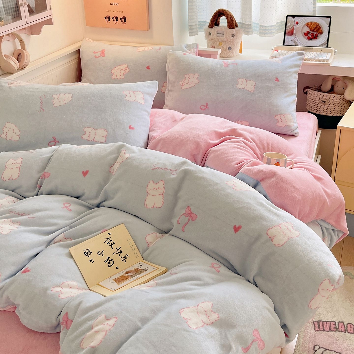 91家纺网 家纺一手货源 找家纺 金爱家 2025新款A类ins小清新少女奶油卡通可爱加厚牛奶绒四件套 绒-蓝甜心猫咪