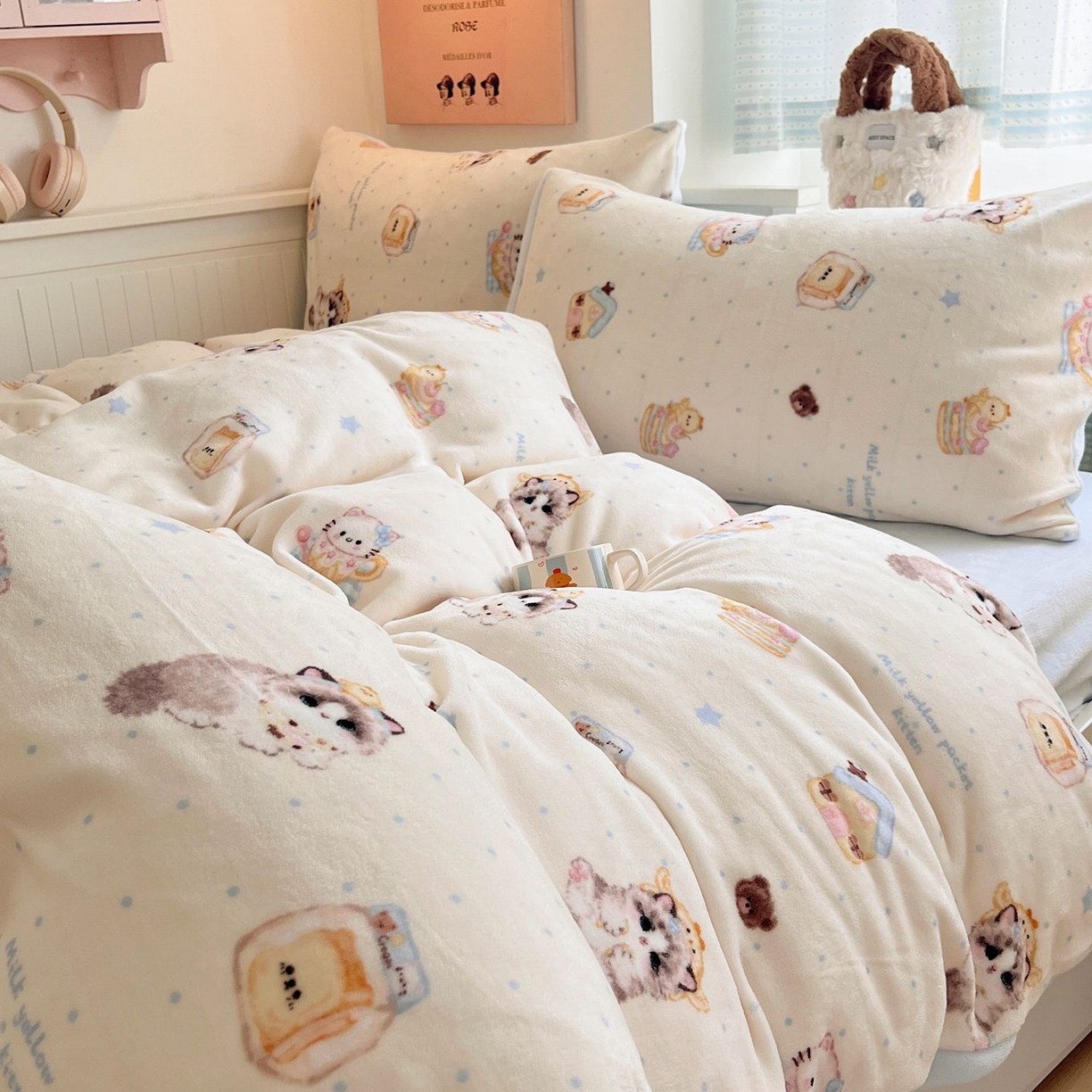 91家纺网 家纺一手货源 找家纺 金爱家 2025新款A类ins小清新少女奶油卡通可爱加厚牛奶绒四件套 绒-猫咪日记