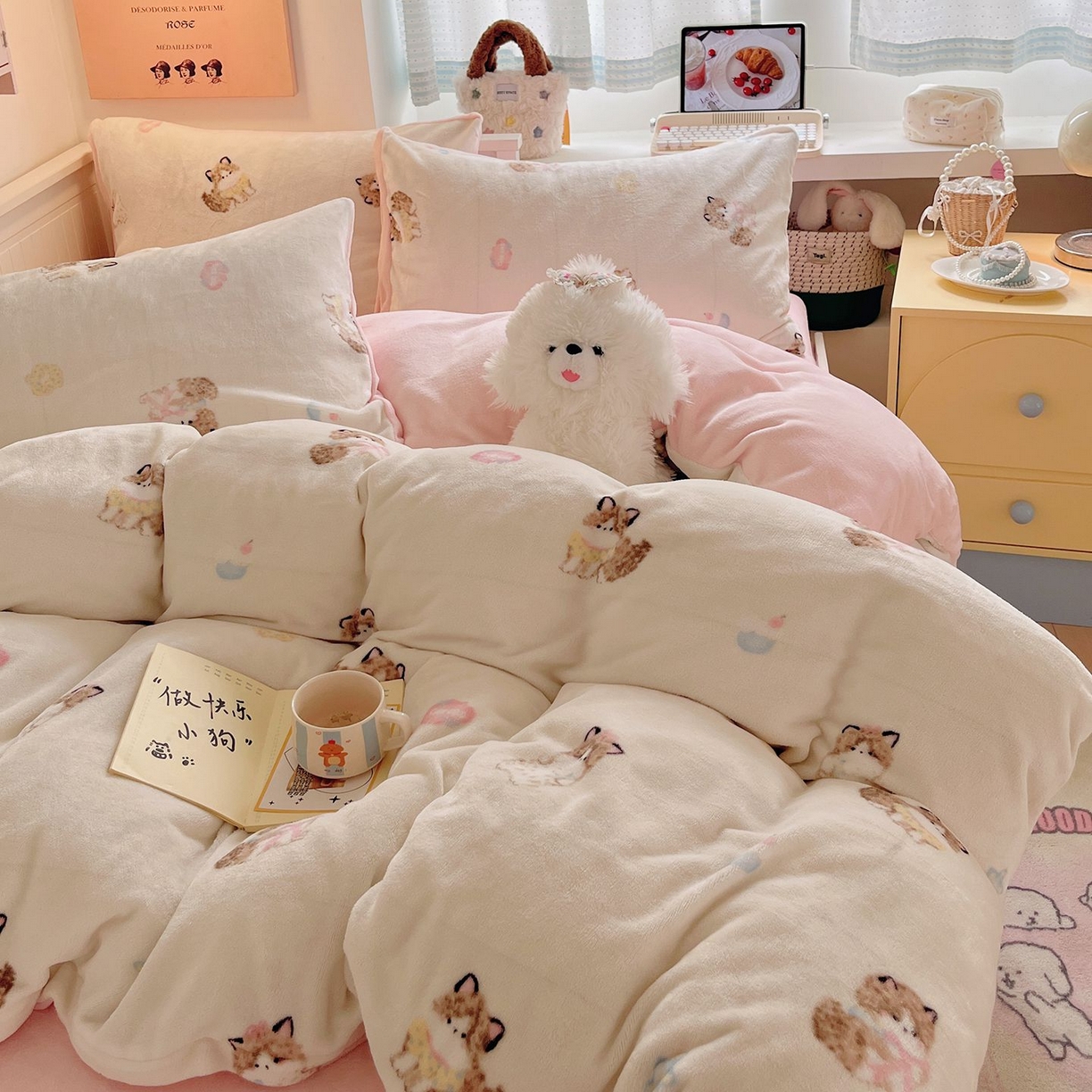 91家纺网 家纺一手货源 找家纺 金爱家 2025新款A类ins小清新少女奶油卡通可爱加厚牛奶绒四件套 绒-奶粉喵