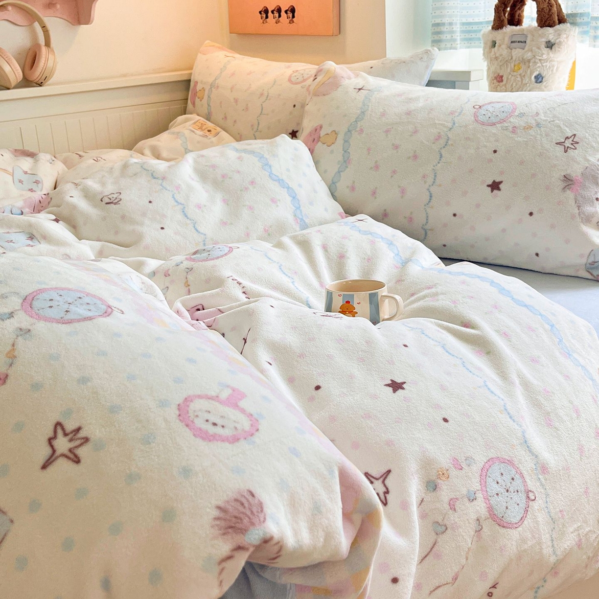 91家纺网 家纺一手货源 找家纺 金爱家 2025新款A类ins小清新少女奶油卡通可爱加厚牛奶绒四件套 绒-甜甜奶油狗