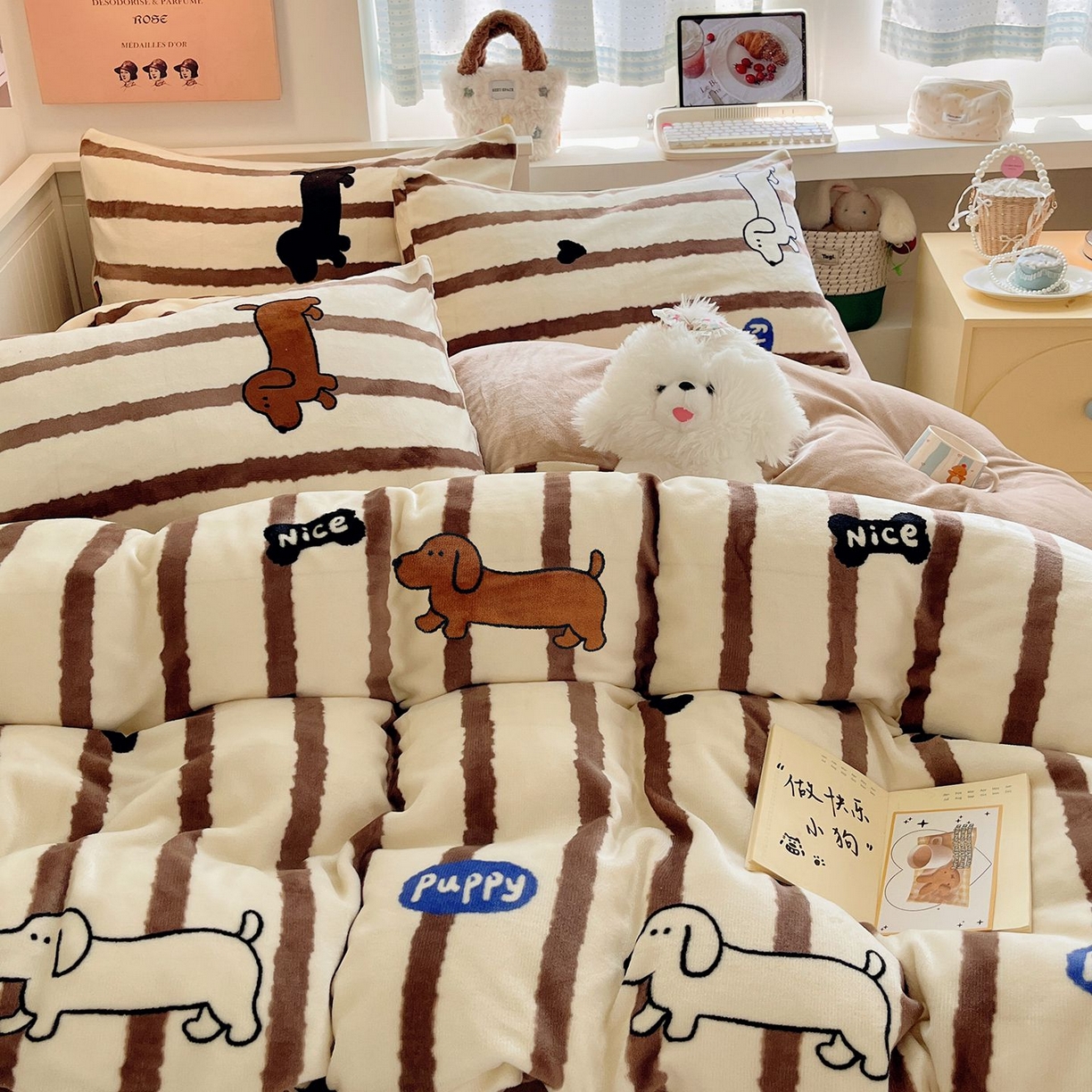 91家纺网 家纺一手货源 找家纺 金爱家 2025新款A类ins小清新少女奶油卡通可爱加厚牛奶绒四件套 绒-条纹小腊肠