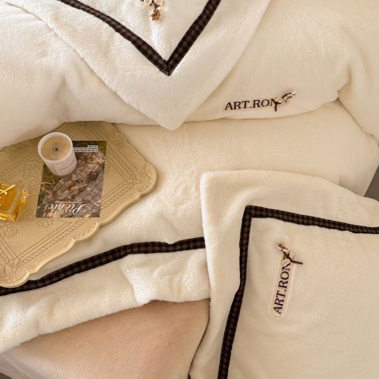 91家纺网 家纺一手货源 找家纺 玖玖爱家纺 2025新款380克高克重大兔毛四件套 奶油白