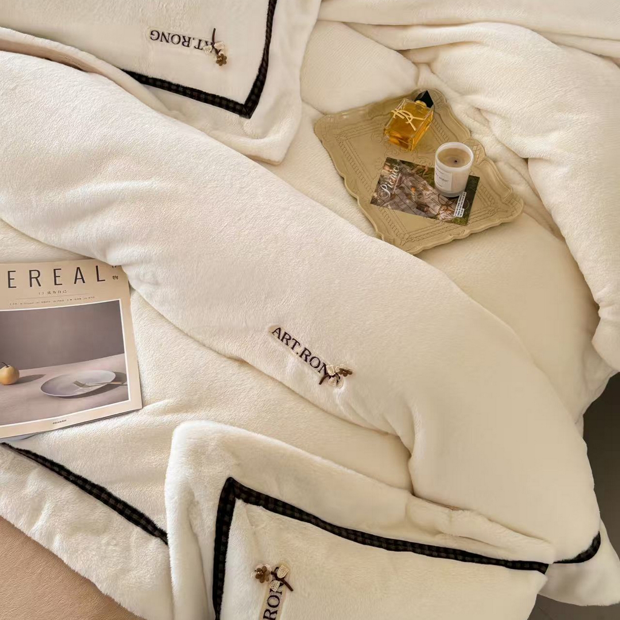 91家纺网 家纺一手货源 找家纺 玖玖爱家纺 2025新款380克高克重大兔毛四件套 奶油白